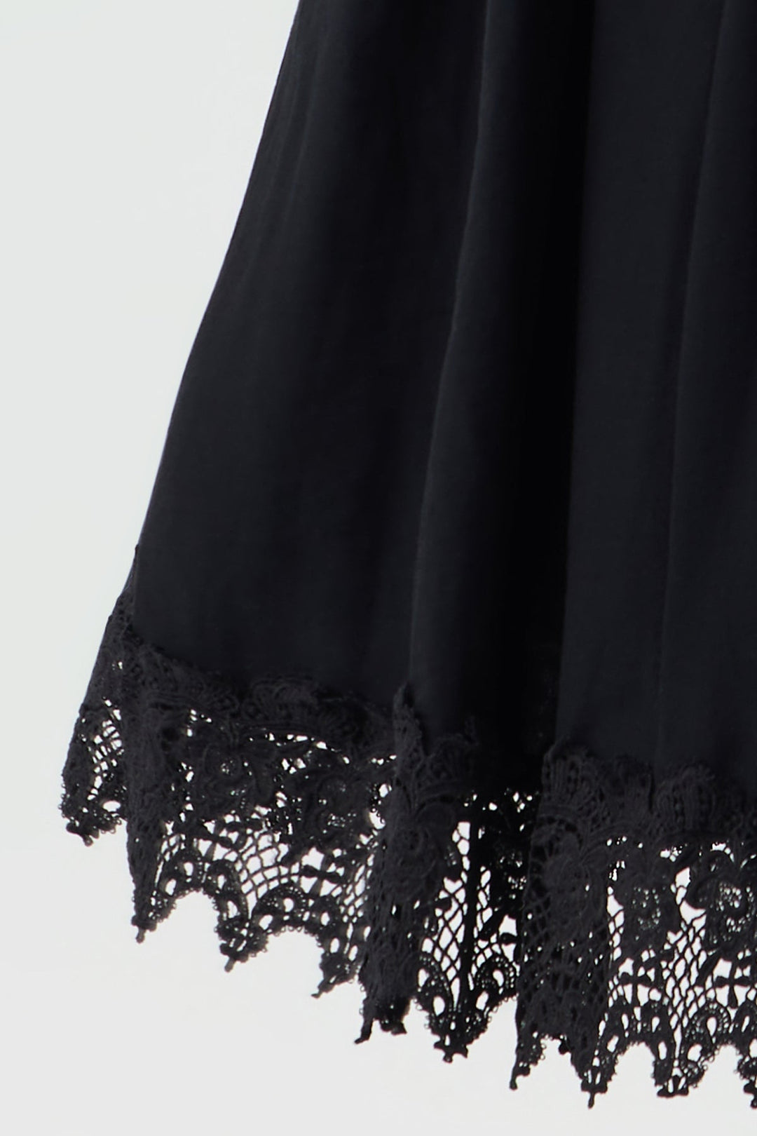 Pockets Lace Hem Pleated Black Midi Dress